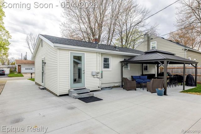 2413 Church Street, Port Huron, MI 48060