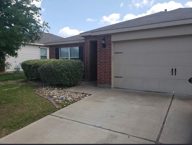 725 Lazy Crest Drive, Fort Worth, TX 76140