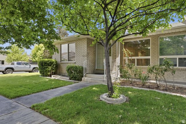 1597 W CORNERSTONE WAY, South Jordan, UT 84095