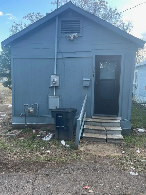 621 Montgomery Street, Bossier City, LA 71111