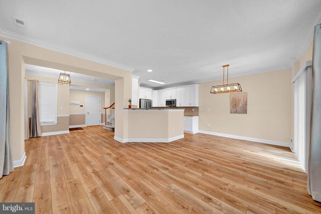 25 MILLER CIR, Pennington, NJ 08534