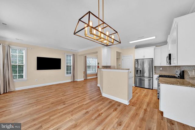 25 MILLER CIR, Pennington, NJ 08534