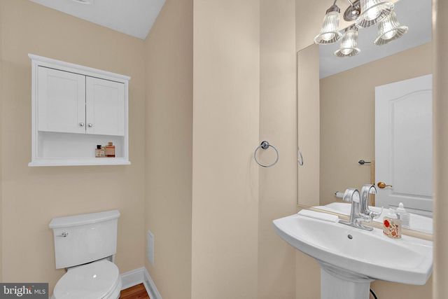 25 MILLER CIR, Pennington, NJ 08534