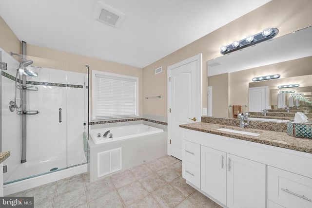 25 MILLER CIR, Pennington, NJ 08534