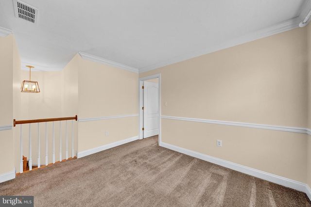25 MILLER CIR, Pennington, NJ 08534