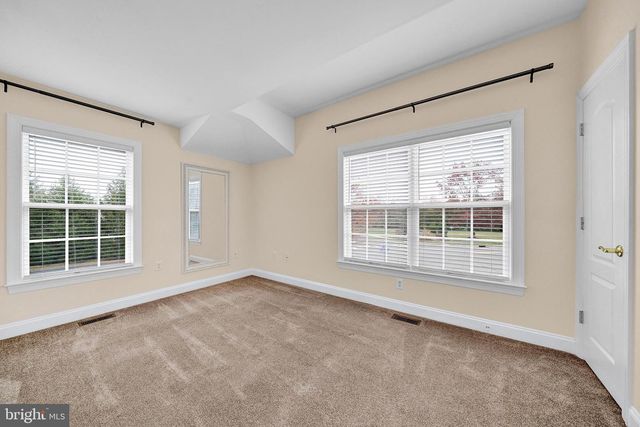 25 MILLER CIR, Pennington, NJ 08534