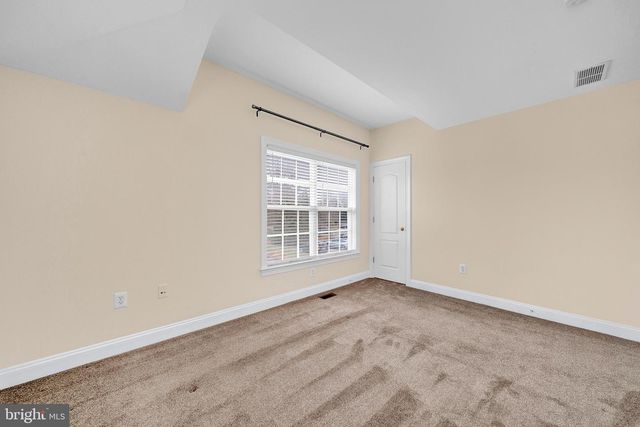 25 MILLER CIR, Pennington, NJ 08534