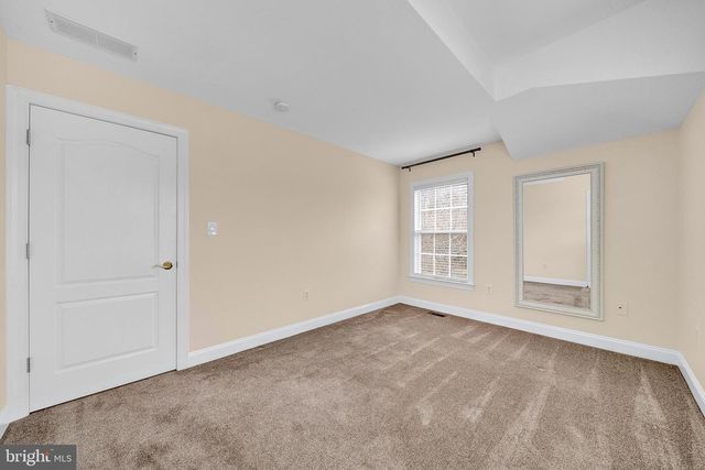 25 MILLER CIR, Pennington, NJ 08534