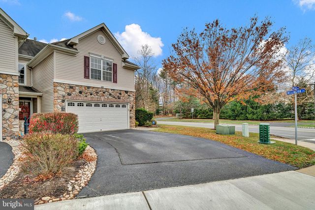 25 MILLER CIR, Pennington, NJ 08534