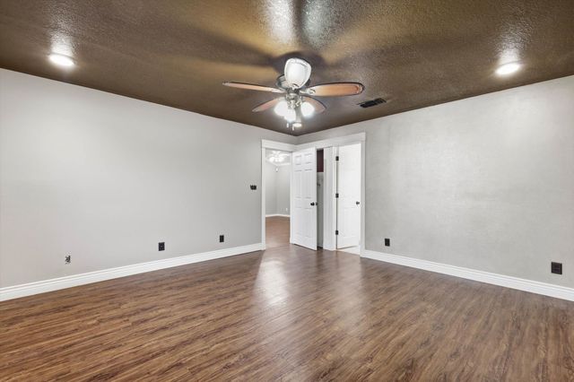 123 Valley Ranch Road, Sherman, TX 75092