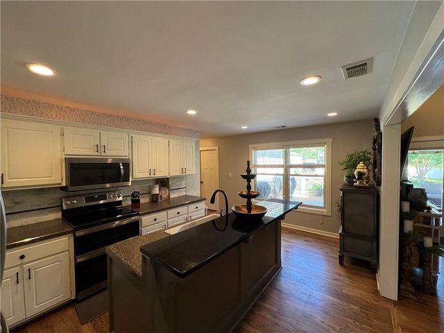 201 Abigaile Court, Mcdonough, GA 30252
