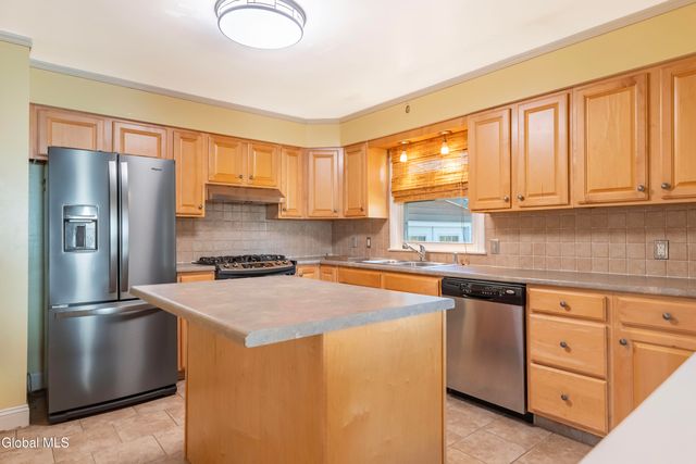 4110 Consaul Road, Niskayuna, NY 12304