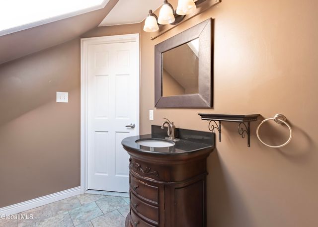 4110 Consaul Road, Niskayuna, NY 12304