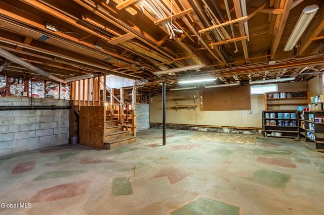 4110 Consaul Road, Niskayuna, NY 12304