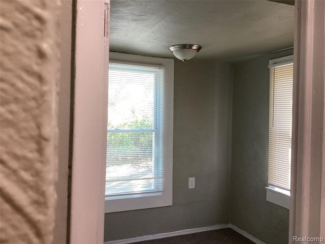 559 Arthur Avenue, Pontiac, MI 48341