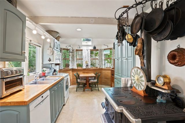 362 Abbott Run Valley Road, Cumberland, RI 02864