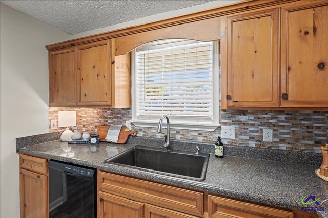 302 Strawbridge Lane, Bonaire, GA 31005