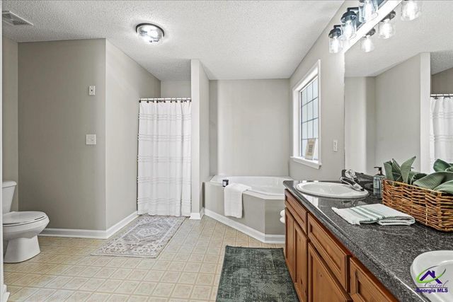 302 Strawbridge Lane, Bonaire, GA 31005