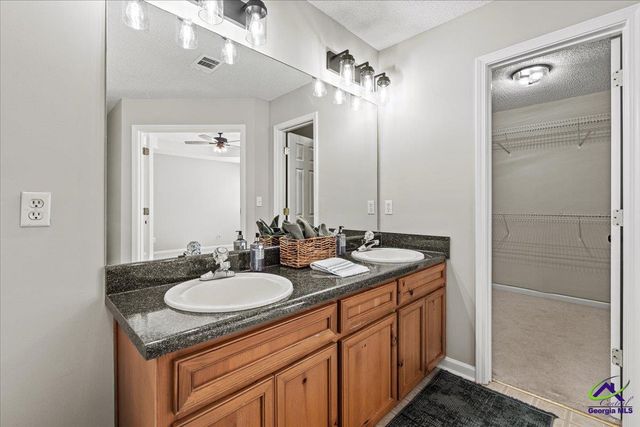 302 Strawbridge Lane, Bonaire, GA 31005