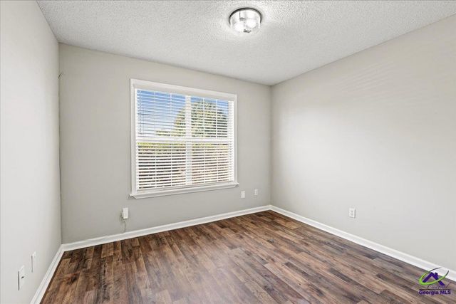 302 Strawbridge Lane, Bonaire, GA 31005