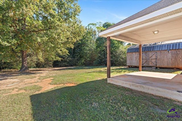 302 Strawbridge Lane, Bonaire, GA 31005