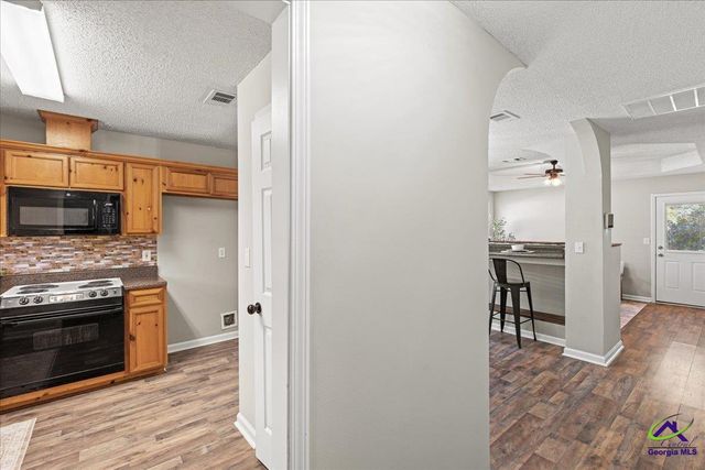 302 Strawbridge Lane, Bonaire, GA 31005