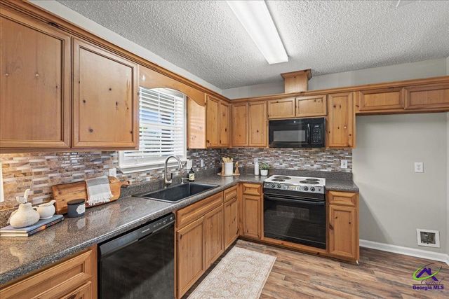 302 Strawbridge Lane, Bonaire, GA 31005