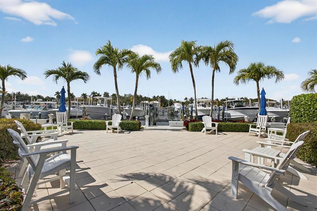441 Bay Colony Drive N, Juno Beach, FL 33408