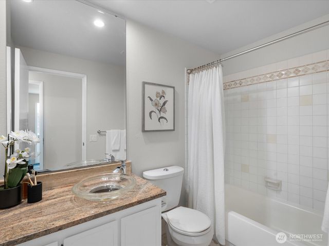 3420 W 3rd Street, Anacortes, WA 98221