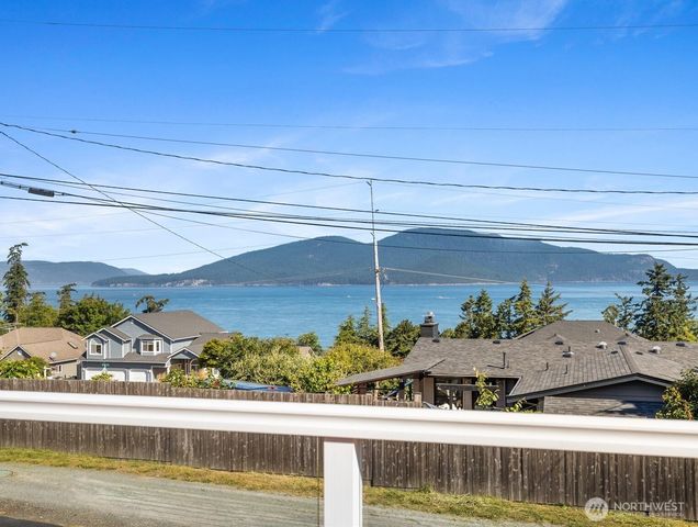 3420 W 3rd Street, Anacortes, WA 98221