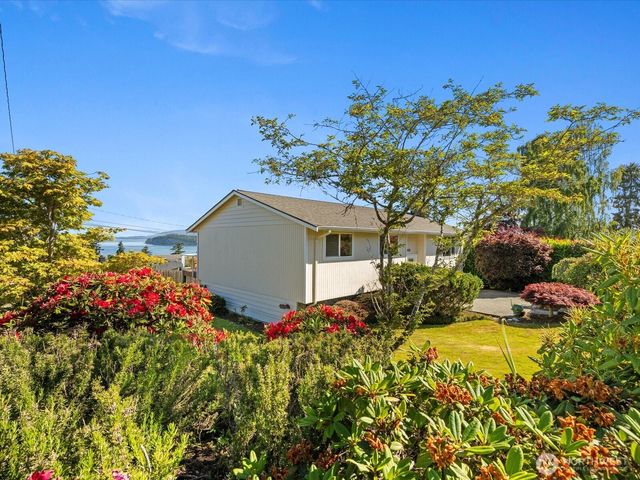 3420 W 3rd Street, Anacortes, WA 98221