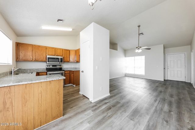 8538 W COLUMBINE Drive, Peoria, AZ 85381