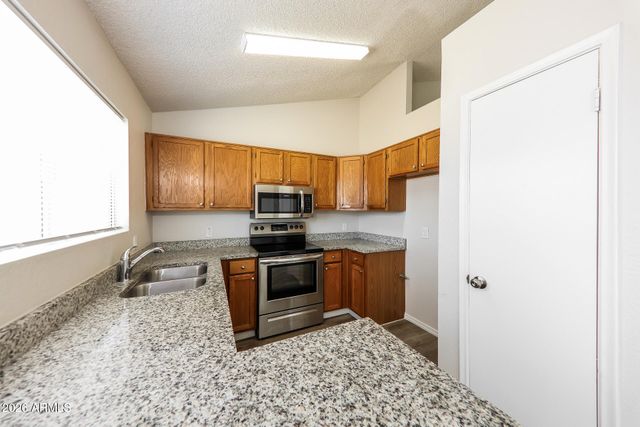8538 W COLUMBINE Drive, Peoria, AZ 85381