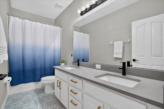 9830 W PARK VILLAGE DRIVE, Tampa, FL 33626