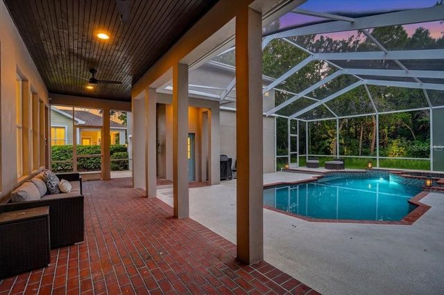 9830 W PARK VILLAGE DRIVE, Tampa, FL 33626