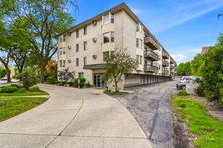 8232 Niles Center Road 312, Skokie, IL 60077