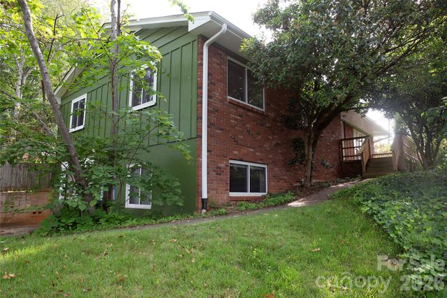 3 Quail Cove Road, Asheville, NC 28804