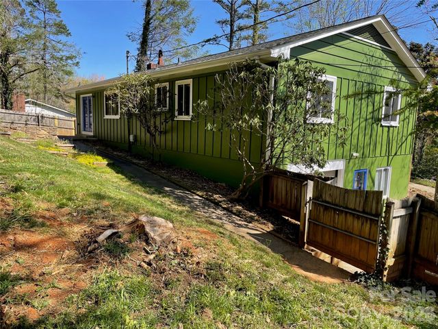 3 Quail Cove Road, Asheville, NC 28804