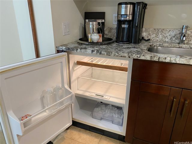 223 Saratoga Road 2220, Honolulu, HI 96815
