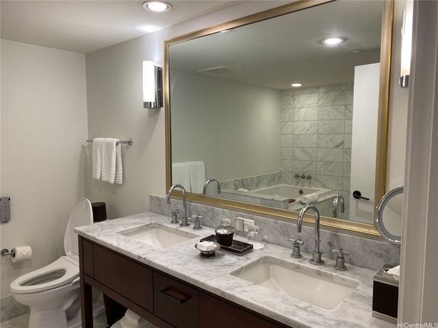 223 Saratoga Road 2220, Honolulu, HI 96815