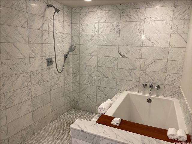 223 Saratoga Road 2220, Honolulu, HI 96815