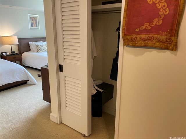 223 Saratoga Road 2220, Honolulu, HI 96815