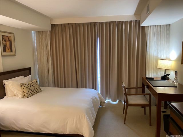 223 Saratoga Road 2220, Honolulu, HI 96815