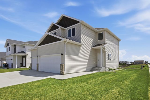 5555 Lori Lane W, West Fargo, ND 58078