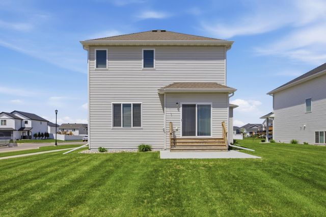 5555 Lori Lane W, West Fargo, ND 58078