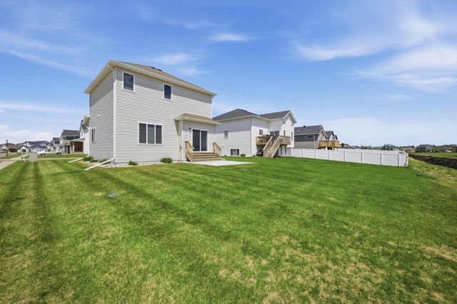 5555 Lori Lane W, West Fargo, ND 58078