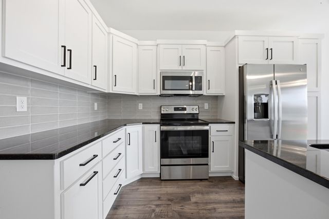 5555 Lori Lane W, West Fargo, ND 58078