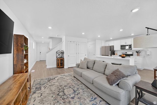 8567 W MEADOW BANK WAY, Magna, UT 84044