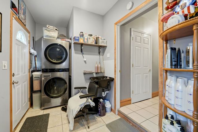 2923 W Diversey Avenue, Chicago, IL 60647