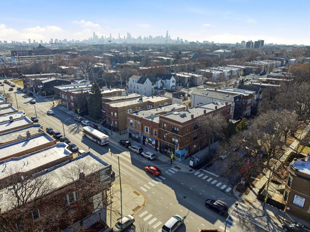 2923 W Diversey Avenue, Chicago, IL 60647